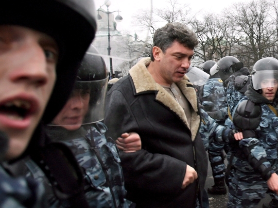 Nemtsov, 10 anni fa il clamoroso assassinio davanti al Cremlino: perché fu la sliding door che ci ha condotto alla Russia di oggi