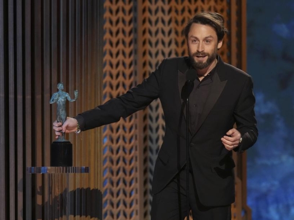 Kieran Culkin vince l'Oscar 2025 come Miglior attore non protagonista: da bimbo prodigio a star