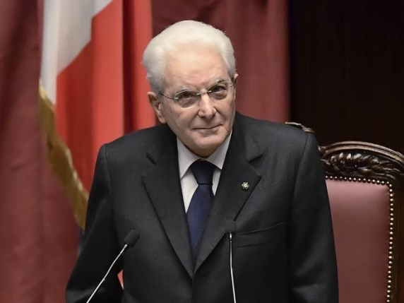 Il presidente Mattarella annulla Daspo e multa di 150 euro a un senzatetto che chiedeva l