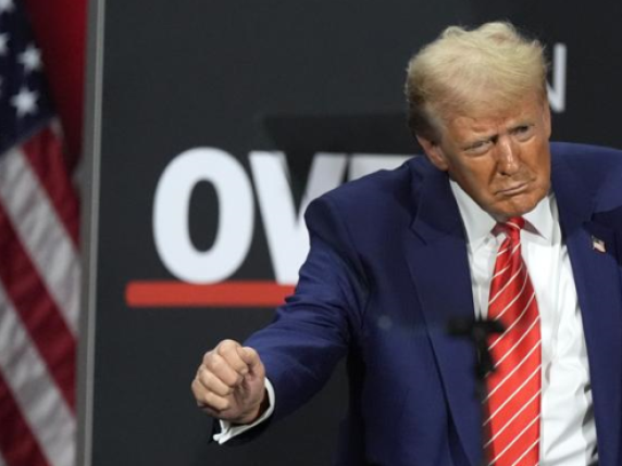 Trump: «Putin è stanco della guerra, non sta facendo bella figura. Senza accordo, sanzioni a Mosca». Drone su bus a Sumy: 9 morti Trump: «Putin è stanco della guerra, non sta facendo bella figura. Senza accordo, sanzioni a Mosca». Drone su bus a Sumy: 9 morti