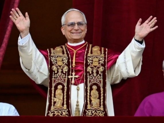 i primi 10 giorni da papa di robert francis prevost il concilio le istituzioni famiglia e vita l appello per la pace sia con tutti voi