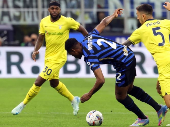 Inter Lazio: nerazzurri in avanti, cross pericoloso di Dumfries Diretta 0 0|?Parma Napoli e le altre partite: Milan in 10 Inter Lazio: nerazzurri in avanti, cross pericoloso di Dumfries Diretta 0 0|?Parma Napoli e le altre partite: Milan in 10