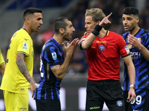 inter che beffa la lazio la raggiunge al 90 napoli pari a parma e scudetto a un passo le altre juve e roma ok il milan cade