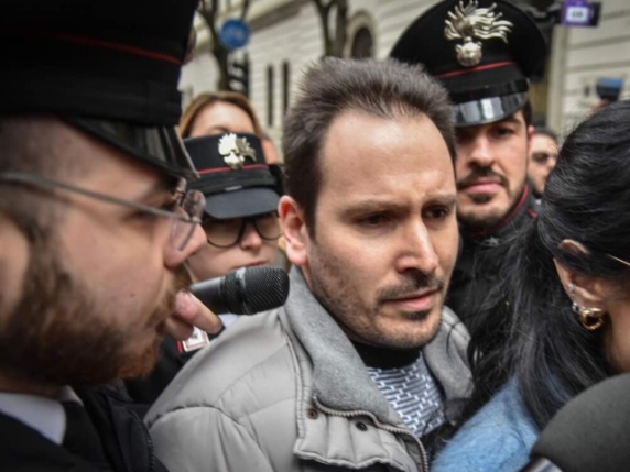 «Impronta di Sempio vicino al corpo di Chiara Poggi». Lui non va dai pm. Marco Poggi: «Convinto della sua estraneità» «Impronta di Sempio vicino al corpo di Chiara Poggi». Lui non va dai pm. Marco Poggi: «Convinto della sua estraneità»