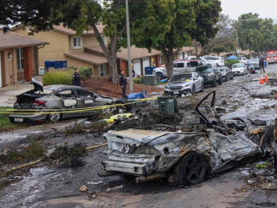 san diego aereo privato si schianta sulle case nell incidente diversi morti