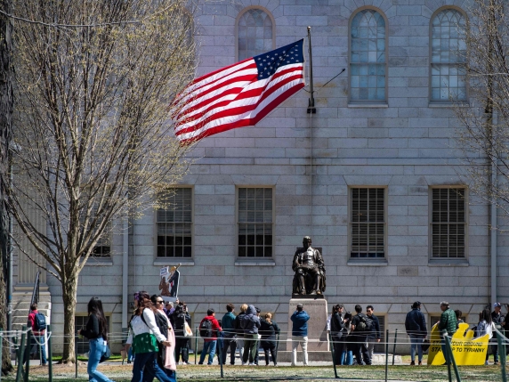 Trump: stop agli studenti stranieri. Harvard fa causaAttacco alla Columbia: «Viola i diritti degli ebrei» Trump: stop agli studenti stranieri. Harvard fa causaAttacco alla Columbia: «Viola i diritti degli ebrei»