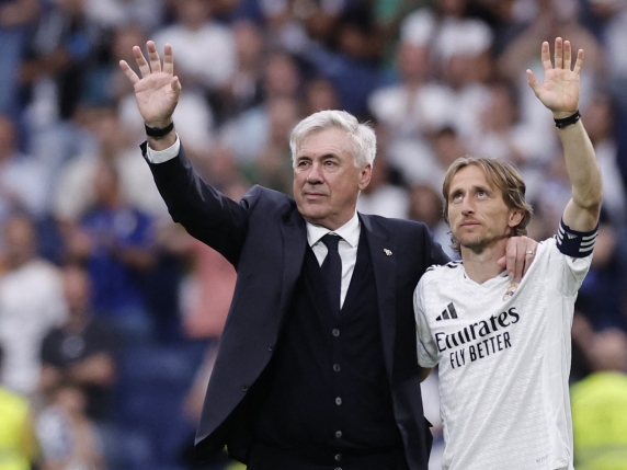 Ancelotti in lacrime dopo l'ultima col Real: «Un onore e un piacere allenare questa squadra»
