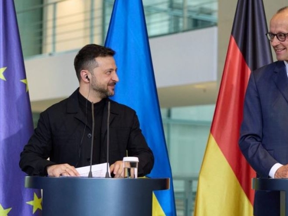 Merz: missili a lungo raggio per Kiev. Alta tensione Berlino Mosca. Il Cremlino: così è in guerra. E propone nuovi negoziati lunedì Merz: missili a lungo raggio per Kiev. Alta tensione Berlino Mosca. Il Cremlino: così è in guerra. E propone nuovi negoziati lunedì