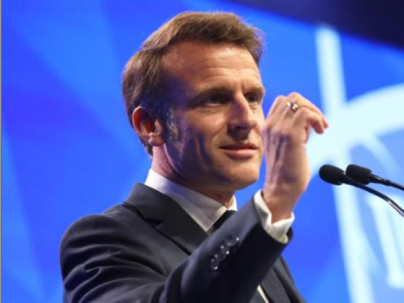 Macron: Macron: