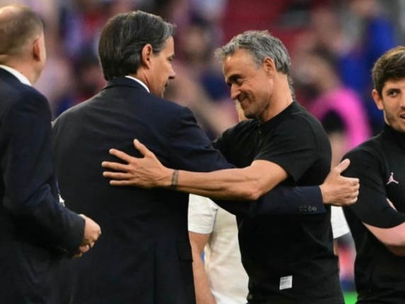 Psg-Inter, la finale: le formazioni, Acerbi in campo con la scarpa bucata del gol al Barça | Dove vedere in tv| Gli incidenti, ci sono feriti