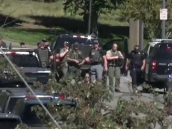 Usa, spari contro i pompieri chiamati per domare un incendio: uccisi due vigili del fuoco, morto anche il killer