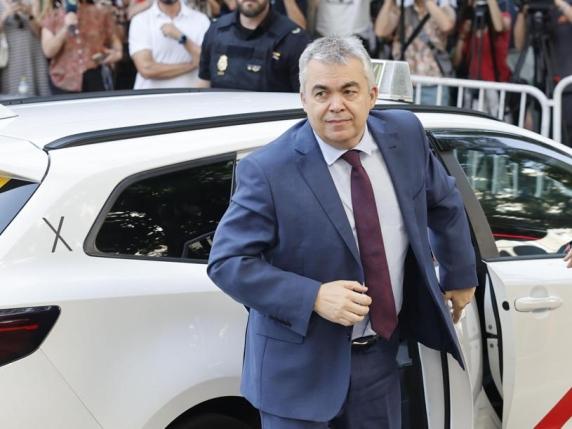 Spagna, carcere preventivo per l'ex numero tre del Psoe Santos Cerdán