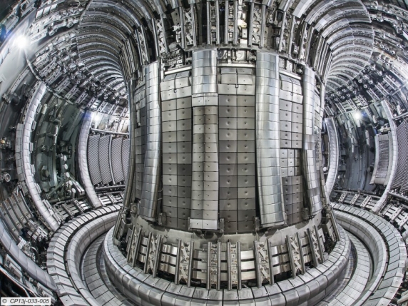 Fusione nucleare, il progetto «Tokamak» di Eni con Bezos e Microsoft: le nuove centrali (ad acqua) pronte dal 2030
