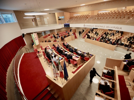 Il salario minimo è legge in Puglia: sì della Corte costituzionale alle norme sugli appalti