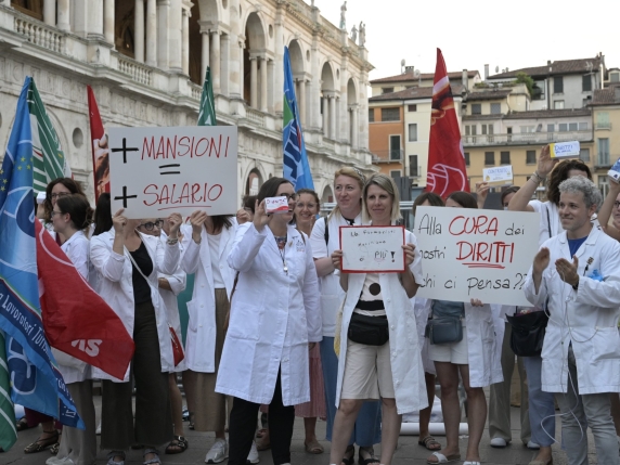 Farmacisti in sciopero il 6 novembre, la protesta dei 60 mila: dove saranno i presidi, disagi per i clienti