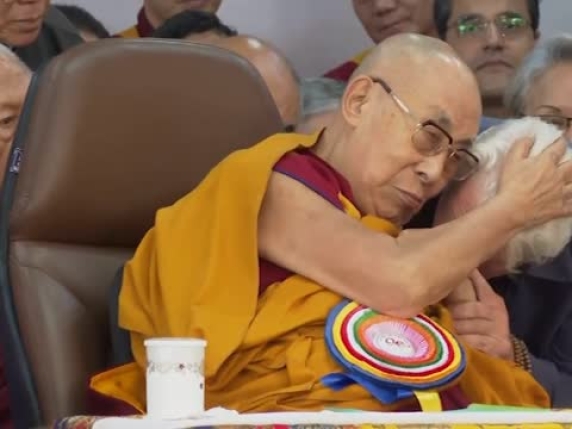 I 90 anni del Dalai Lama, alla festa Richard Gere: «Spero di arrivare ai 130»