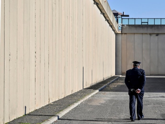 I detenuti di San Vittore e il caldo insopportabile in cella: «Anche l'ora d'aria è un inferno. I ventilatori? Li comprano i volontari»