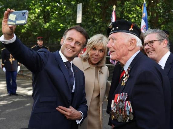 Il caso Cina-Germania. Macron in GB. Morire nel motore di un aereo