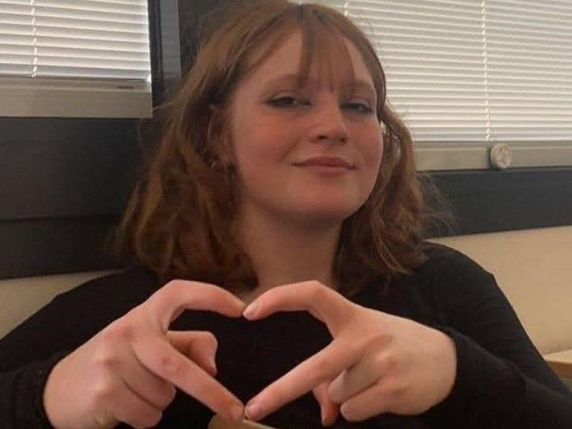 Muore a 18 anni nello scontro tra tre auto: «Gli organi saranno donati»