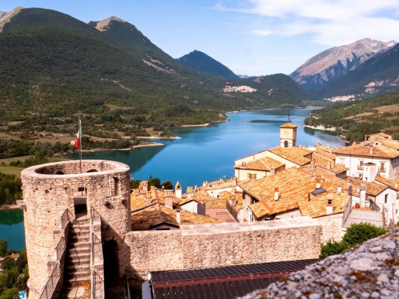 Eventi, degustazioni e un contest fotografico: l'estate nei borghi Bandiera Arancione del TCI