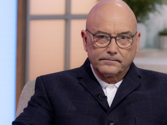 Gregg Wallace, star di Masterchef UK, accusato di molestie (anche da Rod Stewart). E la BBC lo licenzia