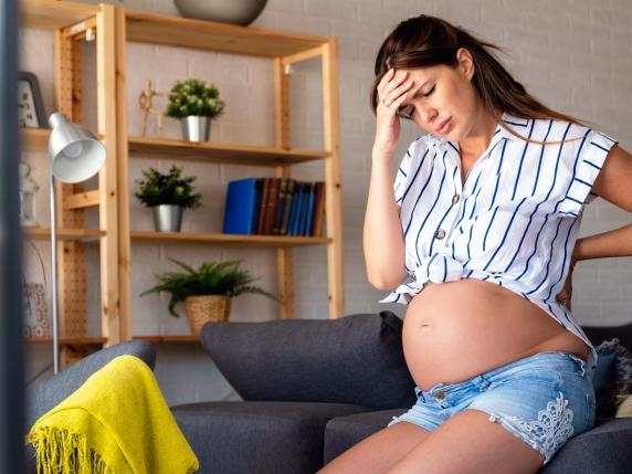 Gravidanza in estate, come gestire le ondate di calore e dormire serenamente