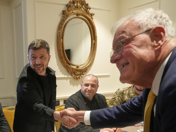 La cena con il generale Kellogg e quel monito (anche a Trump?): «Vicini alla terza guerra mondiale»