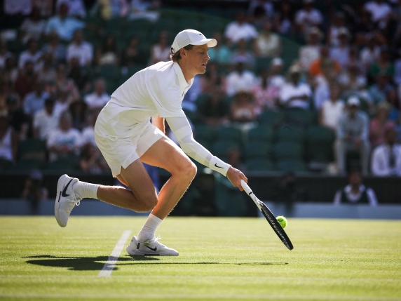 Sinner-Djokovic, il risultato della semifinale di Wimbledon: 6-3 6-3, 6-4, Jannik domina ed è in finale contro Alcaraz