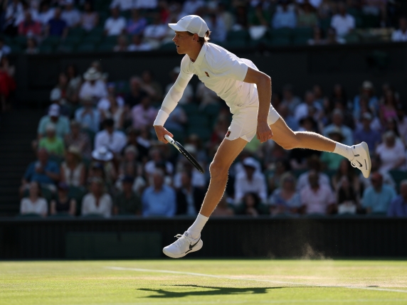 Sinner-Djokovic, il risultato della semifinale di Wimbledon: 6-3 6-3, 6-4, Jannik domina ed è in finale contro Alcaraz