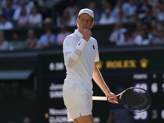 Sinner-Djokovic, il risultato della semifinale di Wimbledon: 6-3 6-3, 6-4, Jannik domina ed è in finale contro Alcaraz