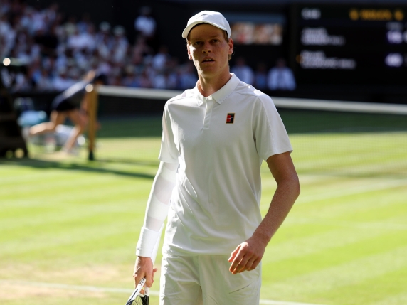 Sinner-Djokovic, il risultato della semifinale di Wimbledon: 6-3 6-3, 6-4, Jannik domina ed è in finale contro Alcaraz