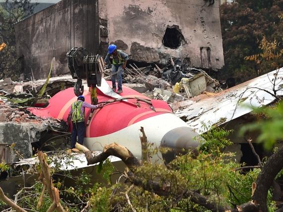 Volo Air India precipitato, la domanda di un pilota all’altro: «Perché hai spento i motori?» 