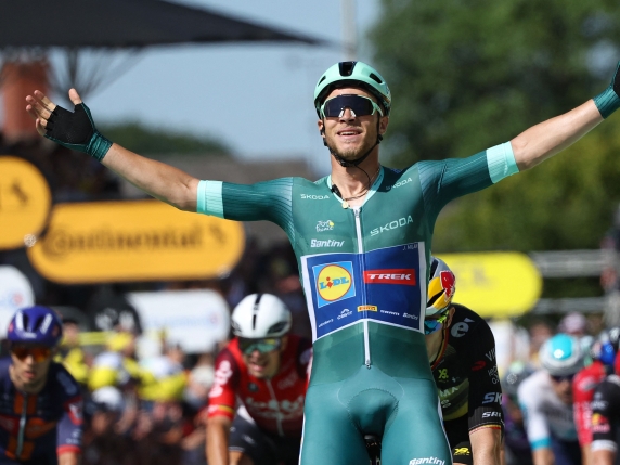 Jonny Milan vince l'ottava tappa, da 6 anni un italiano non non arrivava primo al Tour ​«Mi sembra un sogno»
