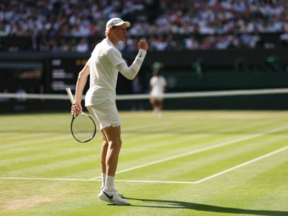 Sinner-Alcaraz, la diretta della finale di Wimbledon: 4-6; 6-4; 6-4; 6-4. Jannik vince a Londra