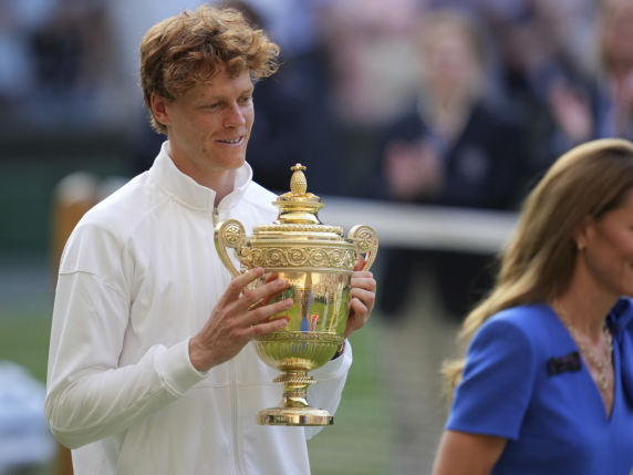 Sinner nella storia, è il primo italiano a trionfare a Wimbledon |Jannik premiato dalla principessa Kate: «Sto vivendo il mio sogno»