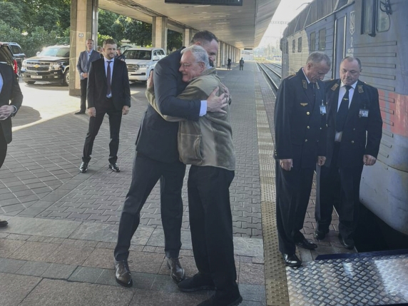 In this photo provided by the Ukrainian Presidential Press Office, Andriy Yermak, the head of Ukraine's Presidential Office, left, meets with United States Special Envoy for Ukraine and Russia, Joseph Keith Kellogg, at a train station in Kyiv, Ukraine, Monday, July 14, 2025. (Ukrainian Presidential Press Office via AP)