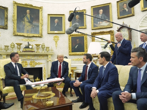 NATO Secretary General Mark Rutte, from left, meets with President Donald Trump as Vice President JD Vance, Secretary of State Marco Rubio and Defense Secretary Pete Hegseth listen in the Oval Office of the White House, Monday, July 14, 2025, in Washington. (AP Photo/Evan Vucci)