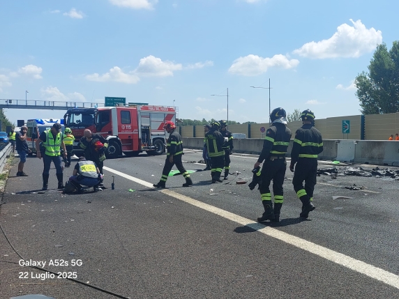 Brescia, l’ultraleggero precipitato in tangenziale e la coppia morta: nessuno sa dove andassero (e non è prevista la scatola nera)