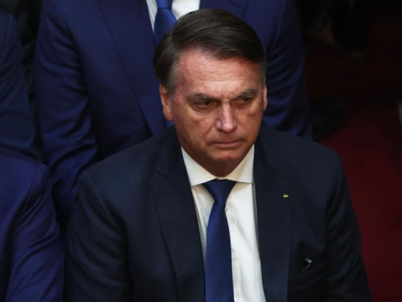La Corte suprema ordina arresti domiciliari per l'ex presidente Bolsonaro