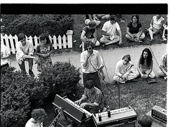 Iggy Pop: «Ero un ragazzino sfigato poi ho trasformato il mio corpo in una bomba a mano»