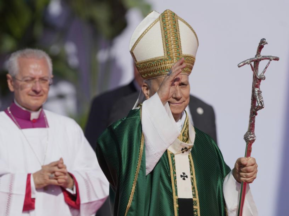 La marea di giovani per il Papa, che cita Francesco: «Se siete inquieti siete vivi». Più di un milione alla messa a Tor Vergata 