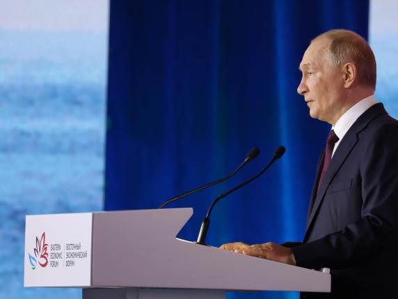 epa12353932 Russian President Vladimir Putin attends a plenary session of the 2025 Eastern Economic Forum (EEF) at the Far Eastern Federal University on Russky Island in Vladivostok, Russia, 05 September 2025. EPA/ALEXANDER KAZAKOV/SPUTNIK/KREMLI...