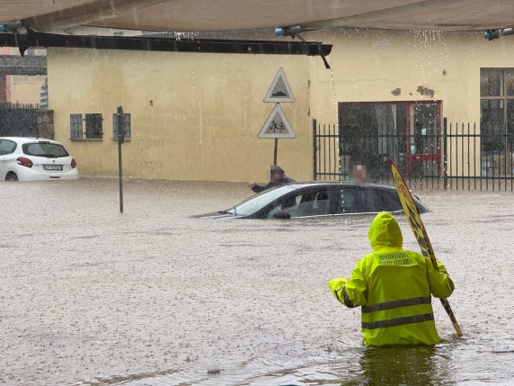 Il maltempo si abbatte sulla Toscana: terza alluvione in sette mesi, esplode la rabbia a Portoferraio