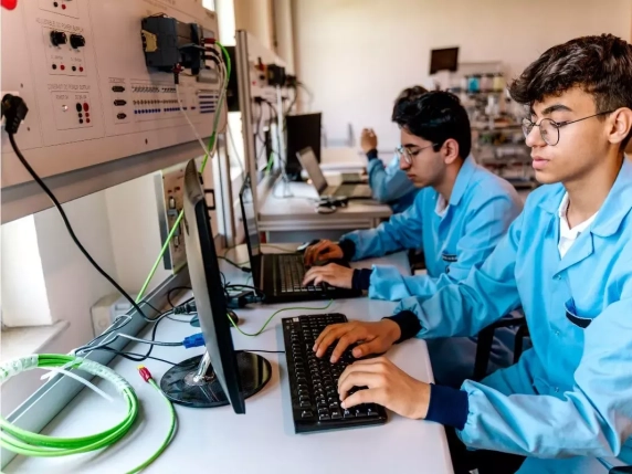 Istituti tecnici, il rebus dell'ora di Scienze sperimentali: materia unica, prof diversi