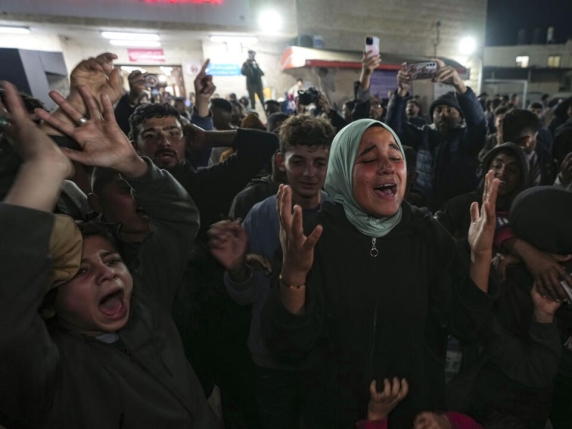 Gaza, le notizie in diretta sull'accordo di pace Israele - Hamas | Firmato l'accordo: cessate il fuoco 24 ore dopo il sì del governo. Ostaggi liberi entro lunedì. Presidenza Israele conferma l'arrivo di Trump