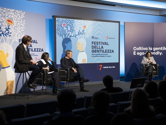 Festival di Gentilezza a Milano: Inizia Oggi la Celebrazione della Solidarietà e dell'Empatia nella Sala Buzzati con Ospiti di Spicco