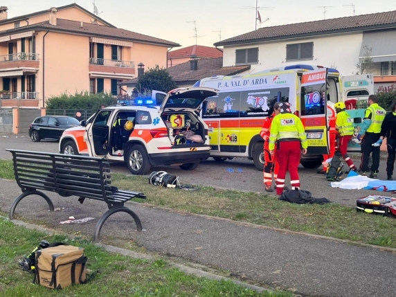 Piacenza, pilota dell'Aeronautica accoltellato dall'ex compagno della fidanzata: è grave Piacenza, pilota dell'Aeronautica accoltellato dall'ex compagno della fidanzata: è grave