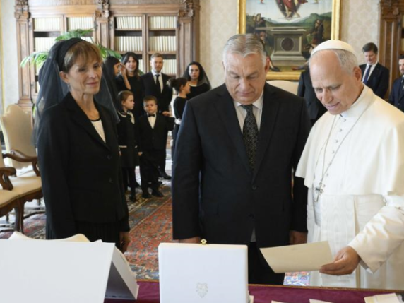 Orbán: «Trump sbaglia su Putin: gli dirò di togliere le sanzioni. L'Europa è fuori dai giochi». L'incontro con il Papa e poi Meloni Orbán: «Trump sbaglia su Putin: gli dirò di togliere le sanzioni. L'Europa è fuori dai giochi». L'incontro con il Papa e poi Meloni