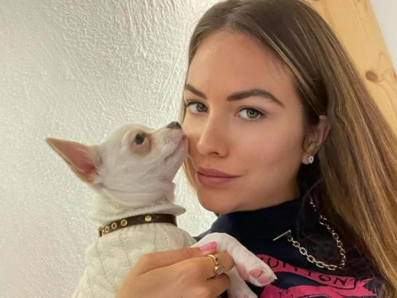 La cagnolina Bianca di Pamela Genini è stata riconsegnata alla famiglia della ragazza uccisa La cagnolina Bianca di Pamela Genini è stata riconsegnata alla famiglia della ragazza uccisa