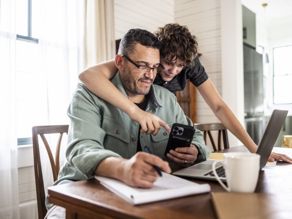 L'Alleanza tra Generazioni: una Chiave per la Creatività e l'Innovazione